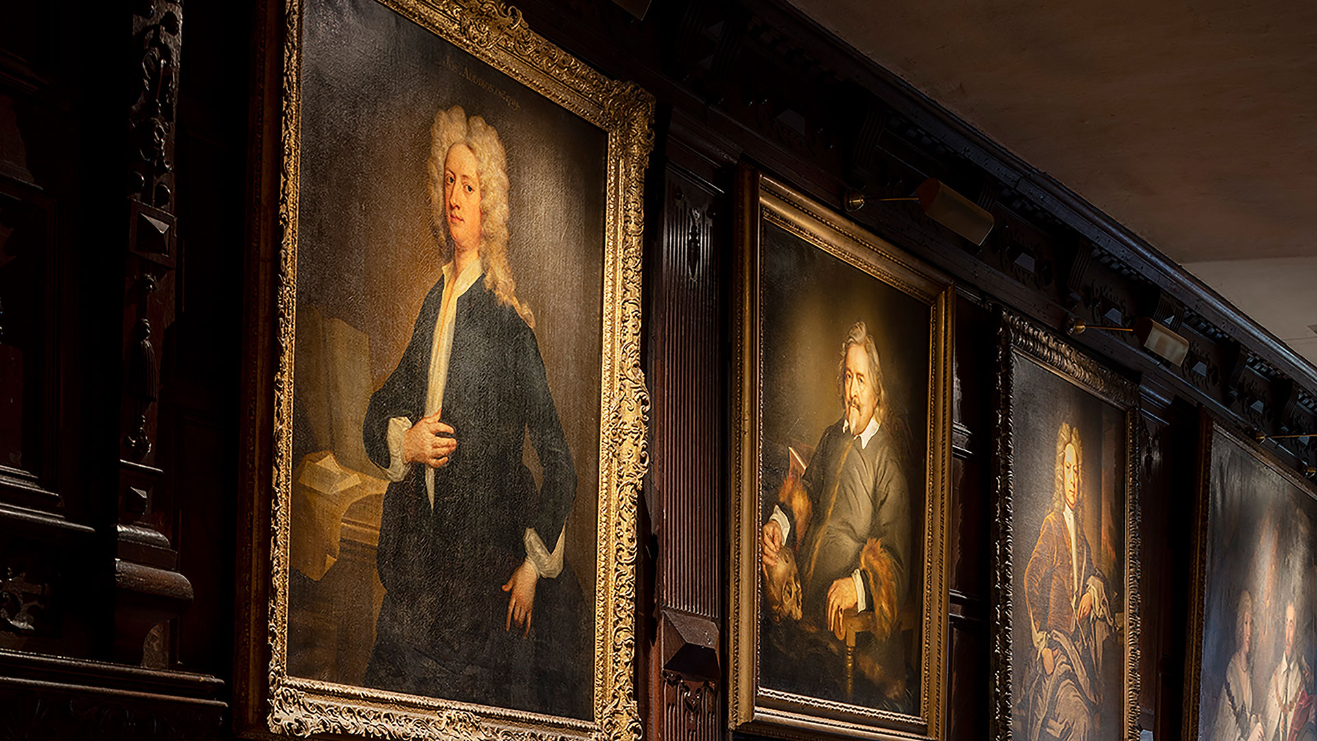 caravaggio picture light
