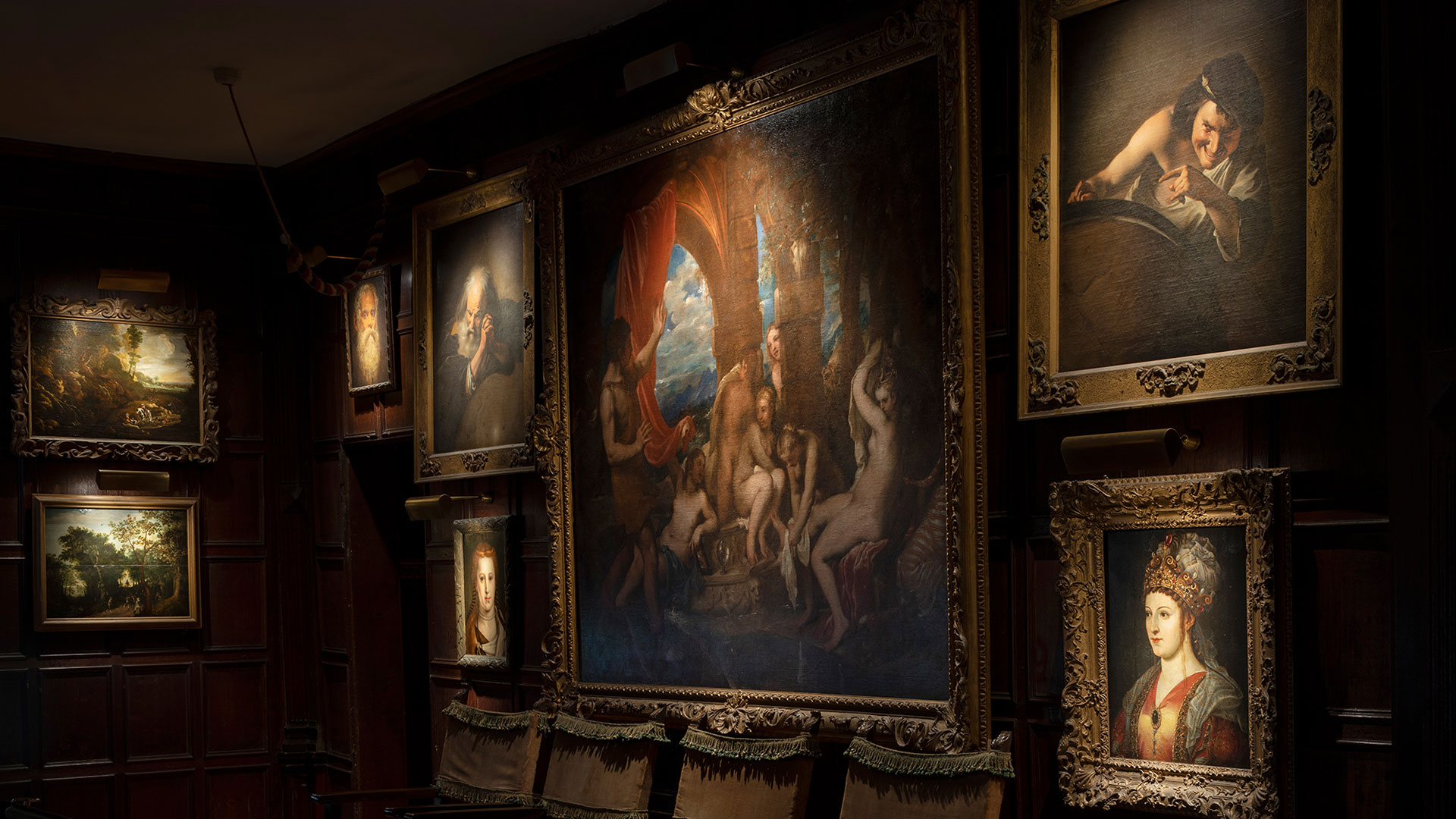 caravaggio picture light